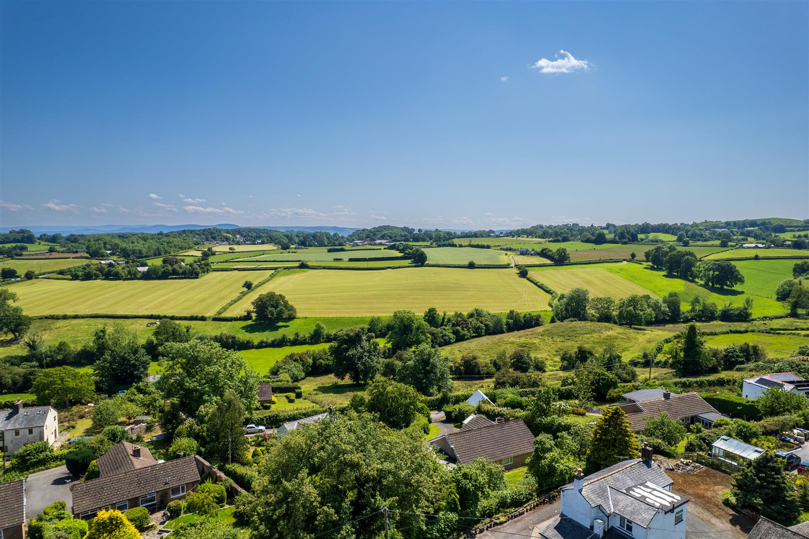Silverdale Cottage Springbank Close, Oswestry, SY10 9DJ For Sale Silverdale Cottage Springbank Close, Oswestry, SY10 9DJ For Sale